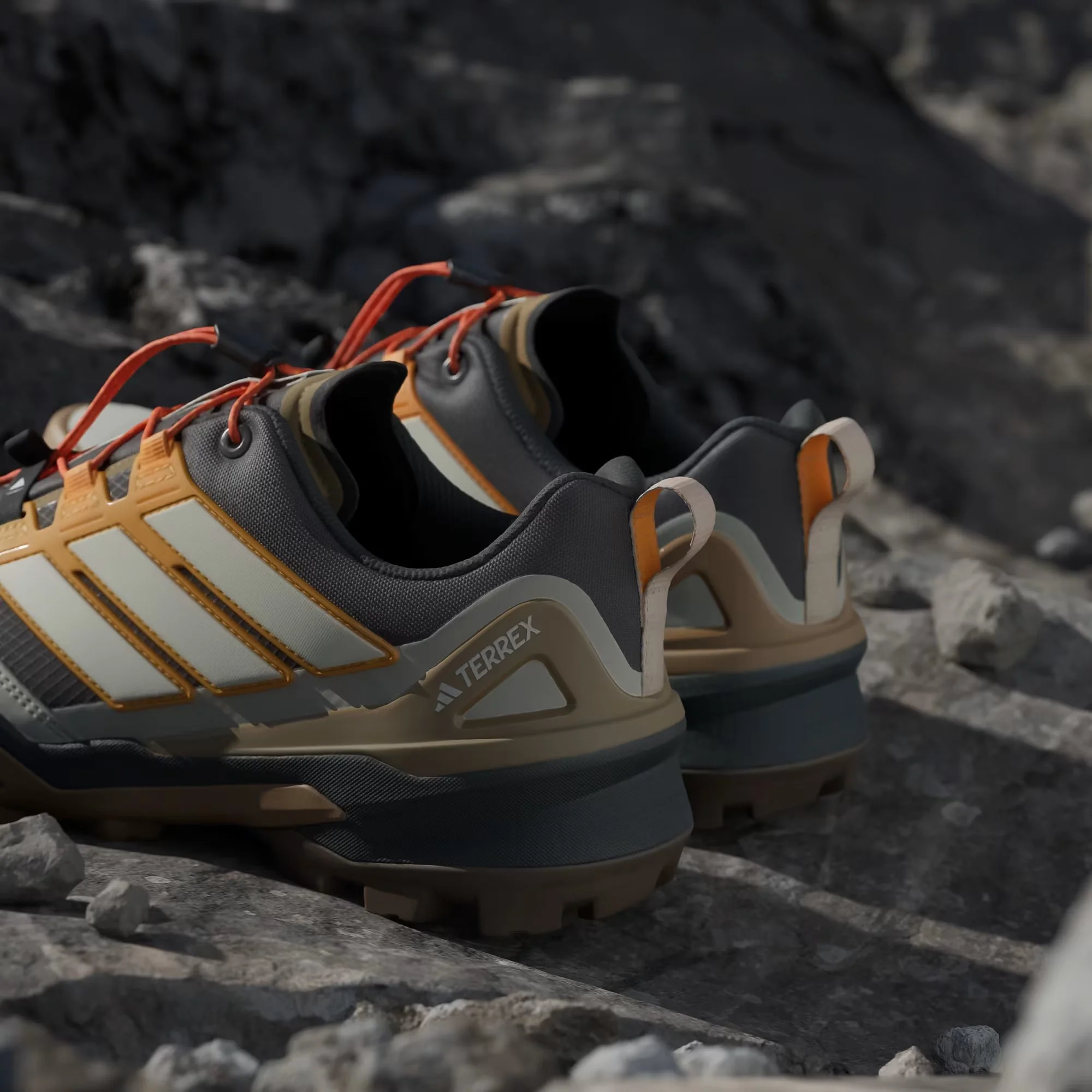 Adidas Terrex Men's Skychaser GORE-TEX Hiking Shoes Carbon/Off White/Pure Tangerine JR3987 - Image 7